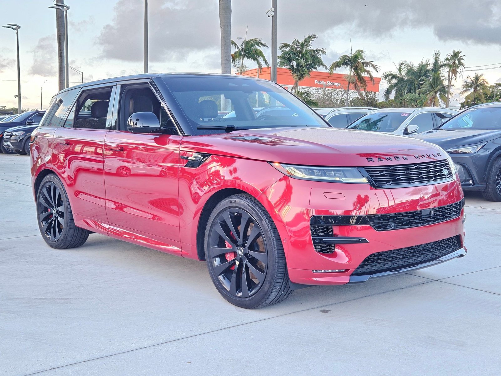 2025 Land Rover Range Rover Sport P530 Dynamic SE photo 3