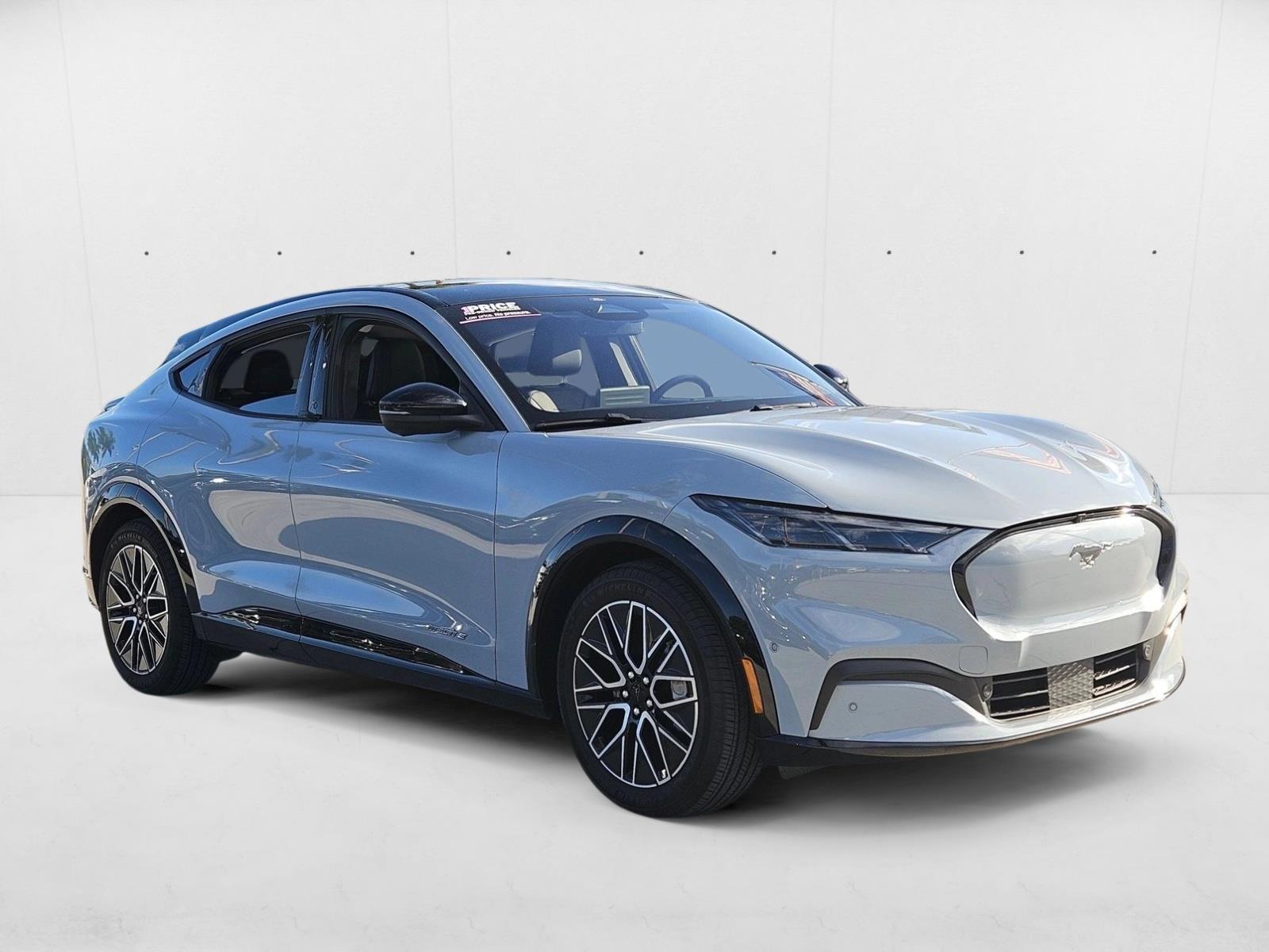 2024 Ford Mustang Mach-E Premium photo 3