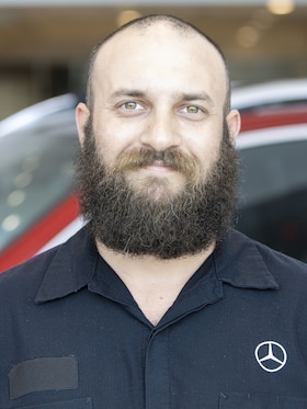 Staff member Steven Mieiro from ID_288f88e78f65