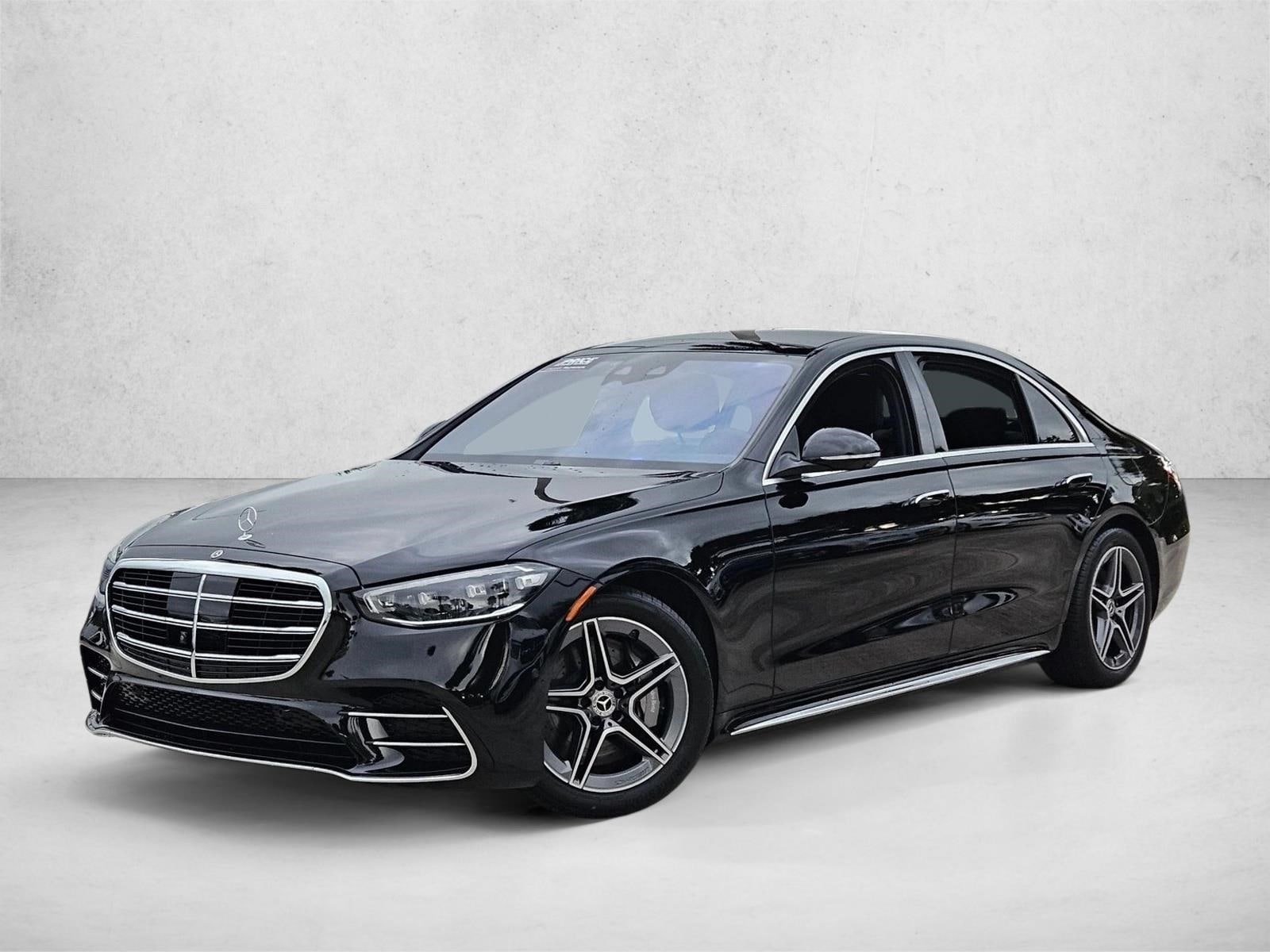 2024 Mercedes-Benz S-Class S 580e's photo