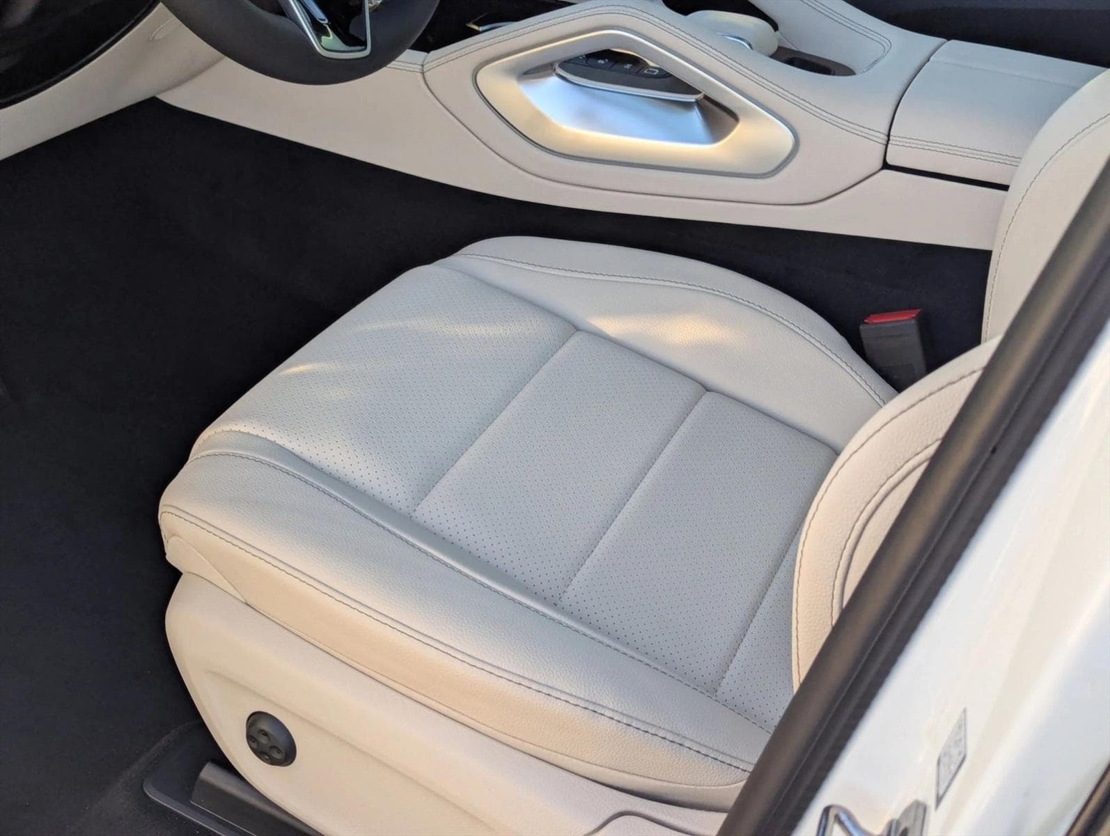 2025 Mercedes Benz GLE 350 4MATIC photo 4