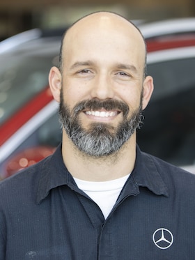 Staff member Julio Espinosa from ID_288f88e78f65