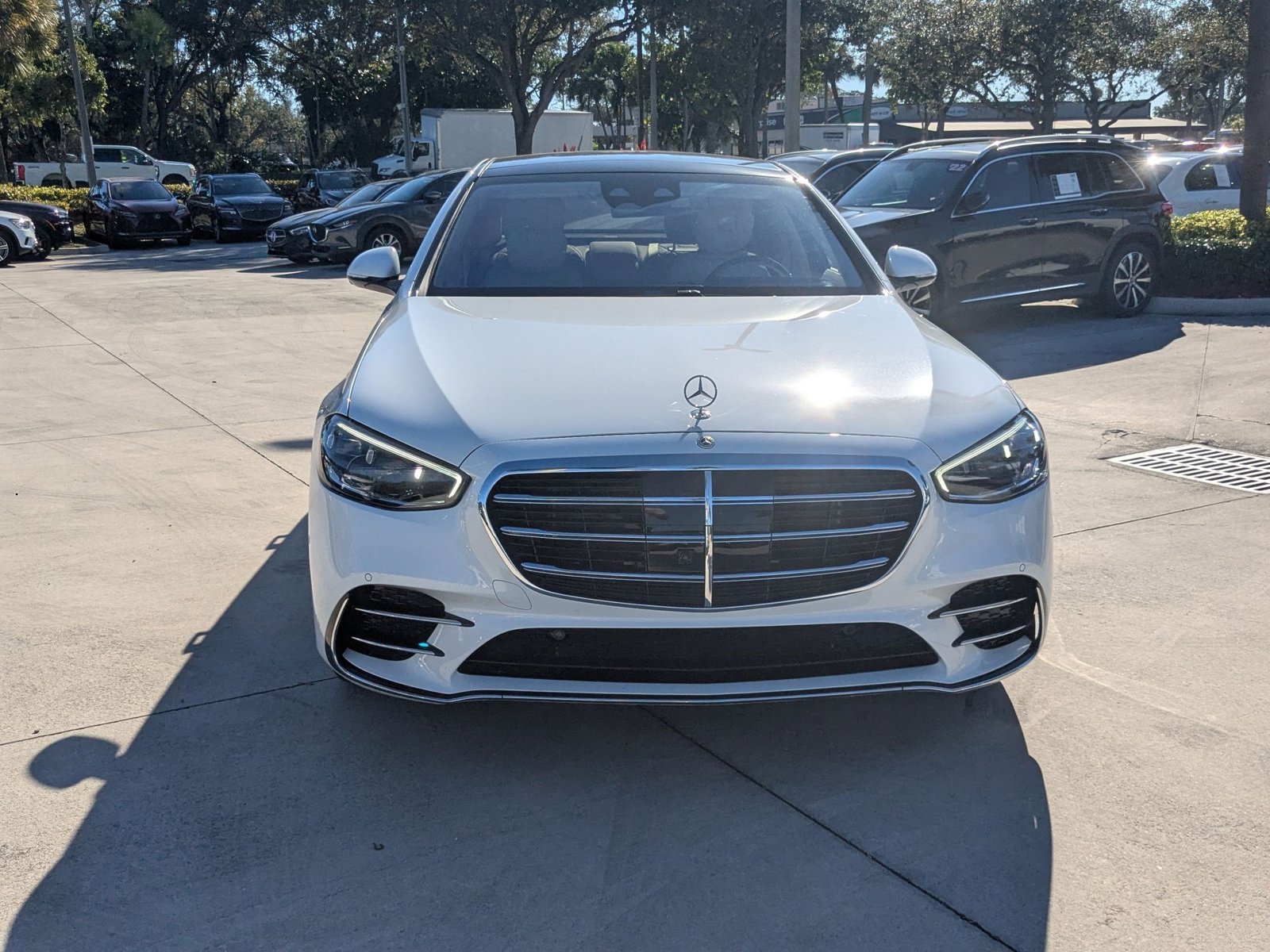 2024 Mercedes Benz S 580e 4MATIC photo 2