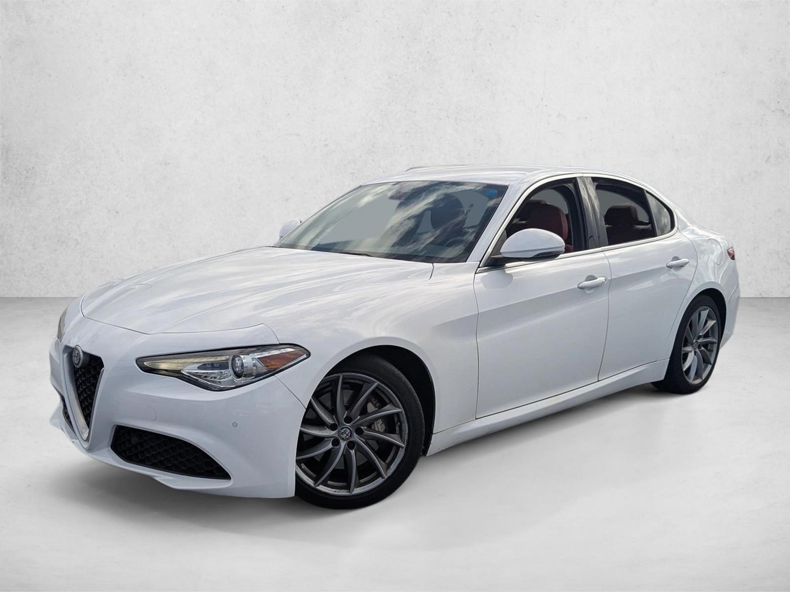 2017 Alfa Romeo Giulia Base's photo