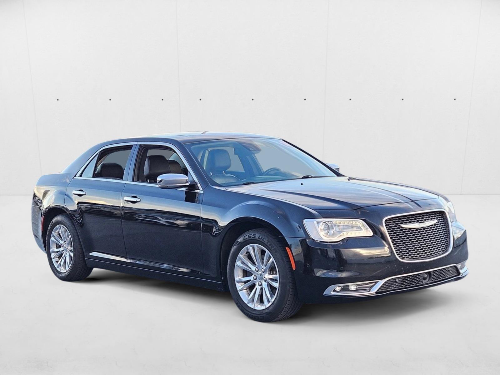 2016 Chrysler 300 Base photo 3