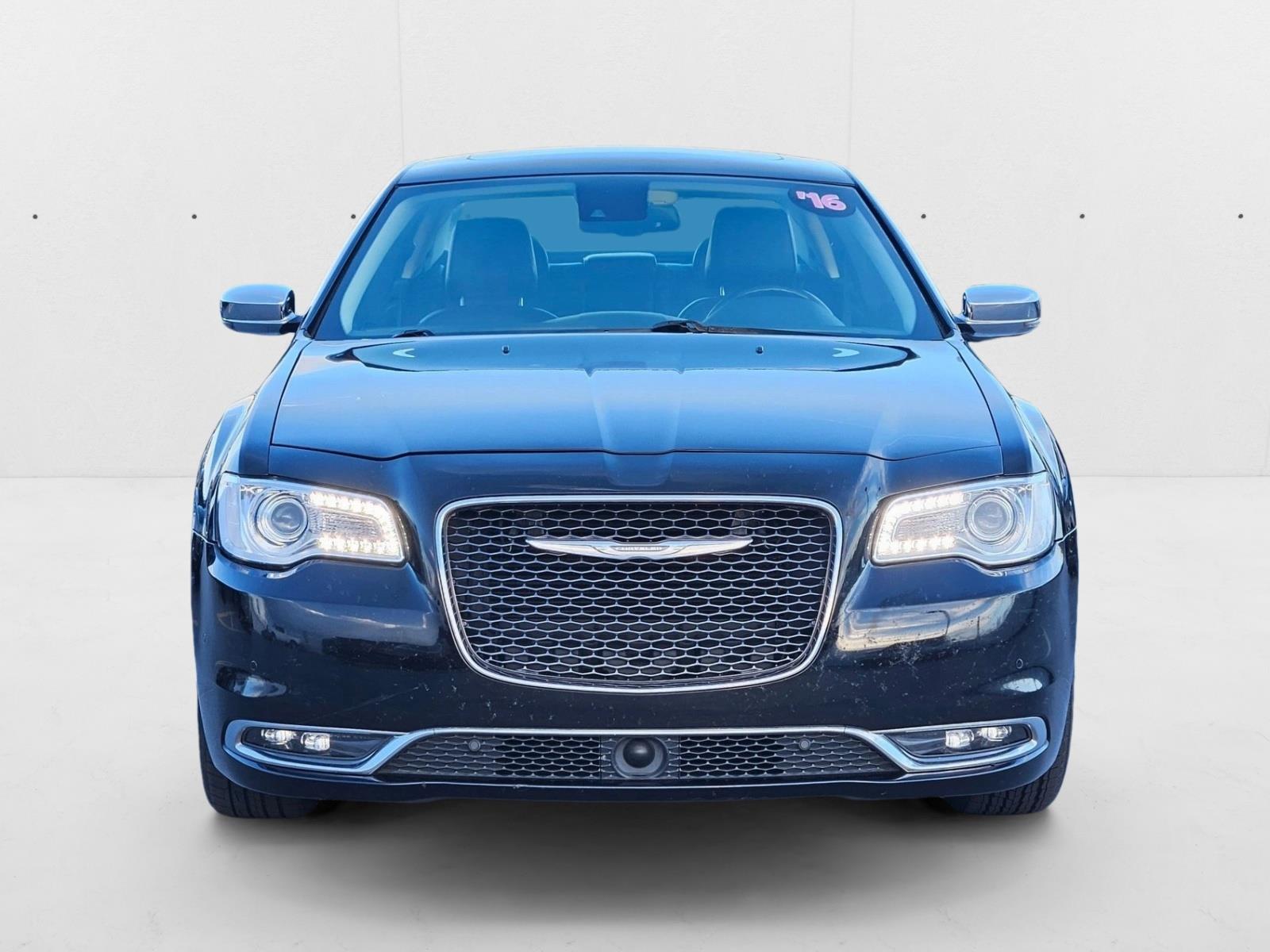 2016 Chrysler 300 Base photo 2