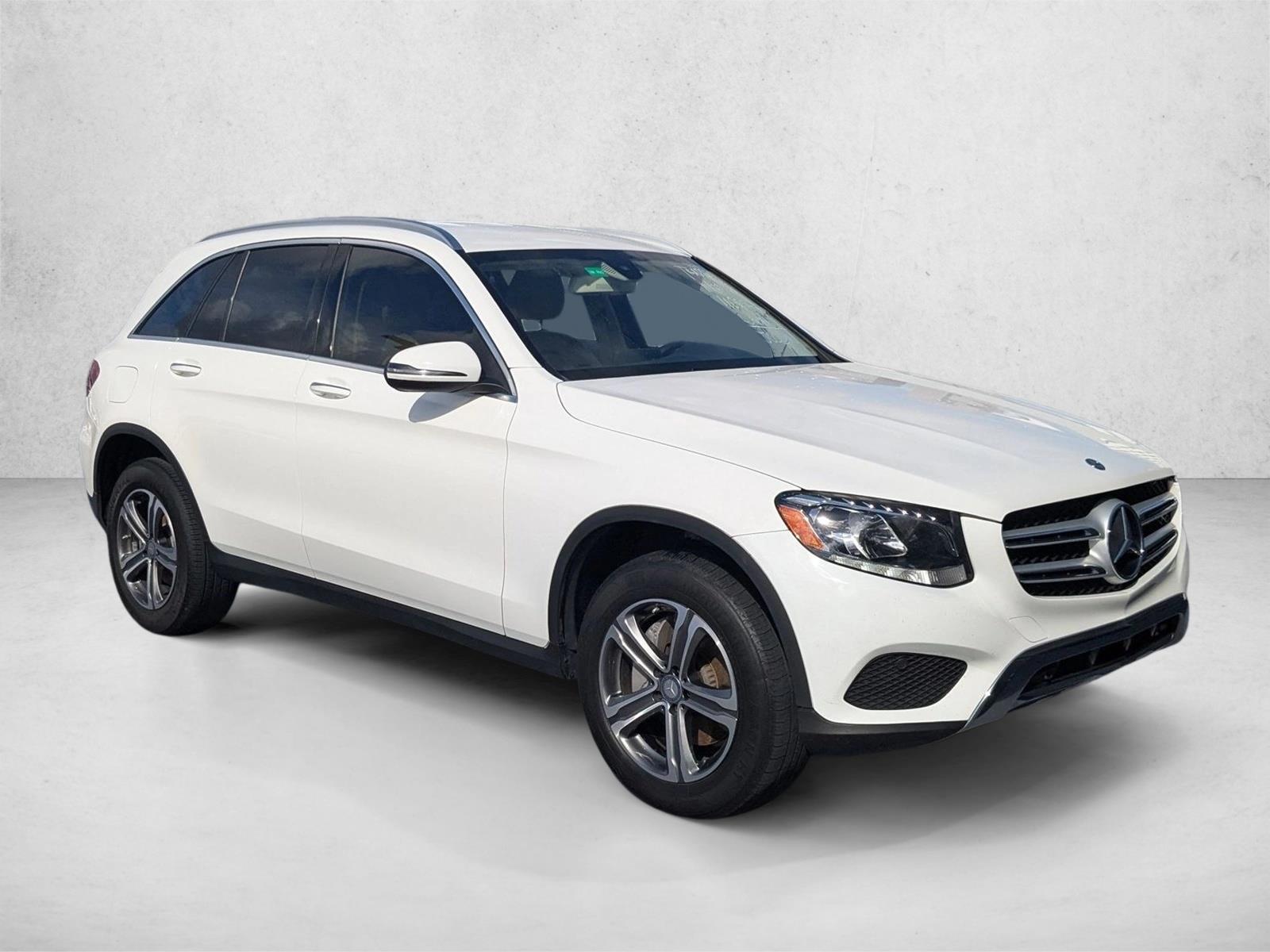 2016 Mercedes Benz GLC 300 photo 3