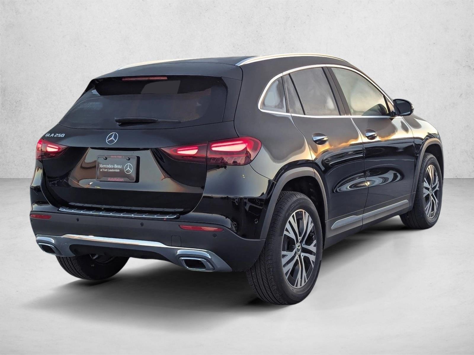 2025 Mercedes Benz GLA 250 photo 2