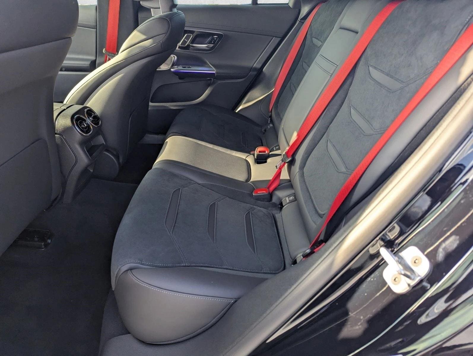 2025 Mercedes-Benz GLC AMG GLC63 S - Photo 13