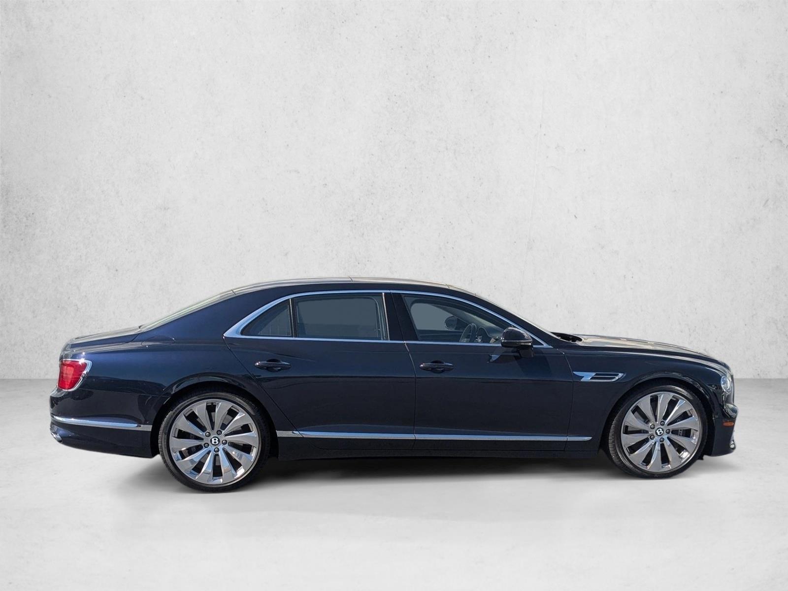 2021 Bentley Flying Spur V8 photo 3