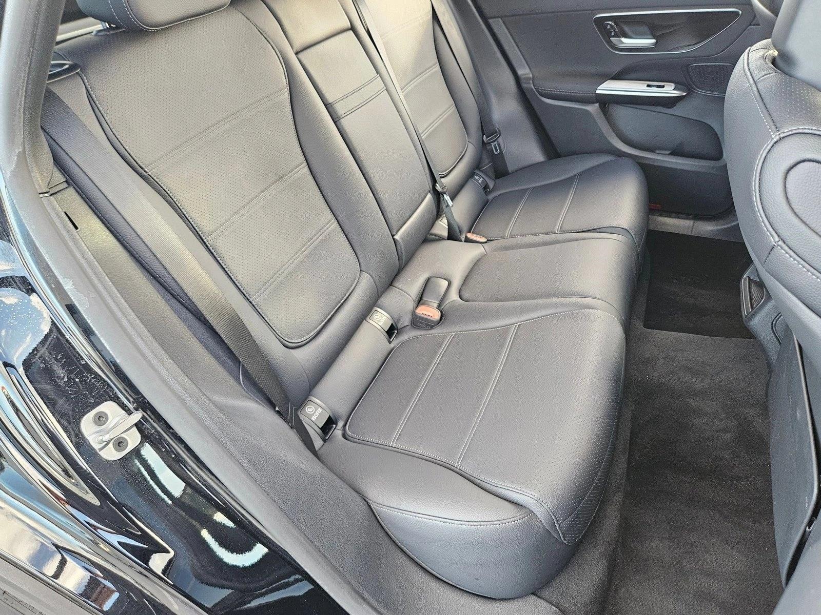 2025 Mercedes-Benz GLC Base - Photo 17