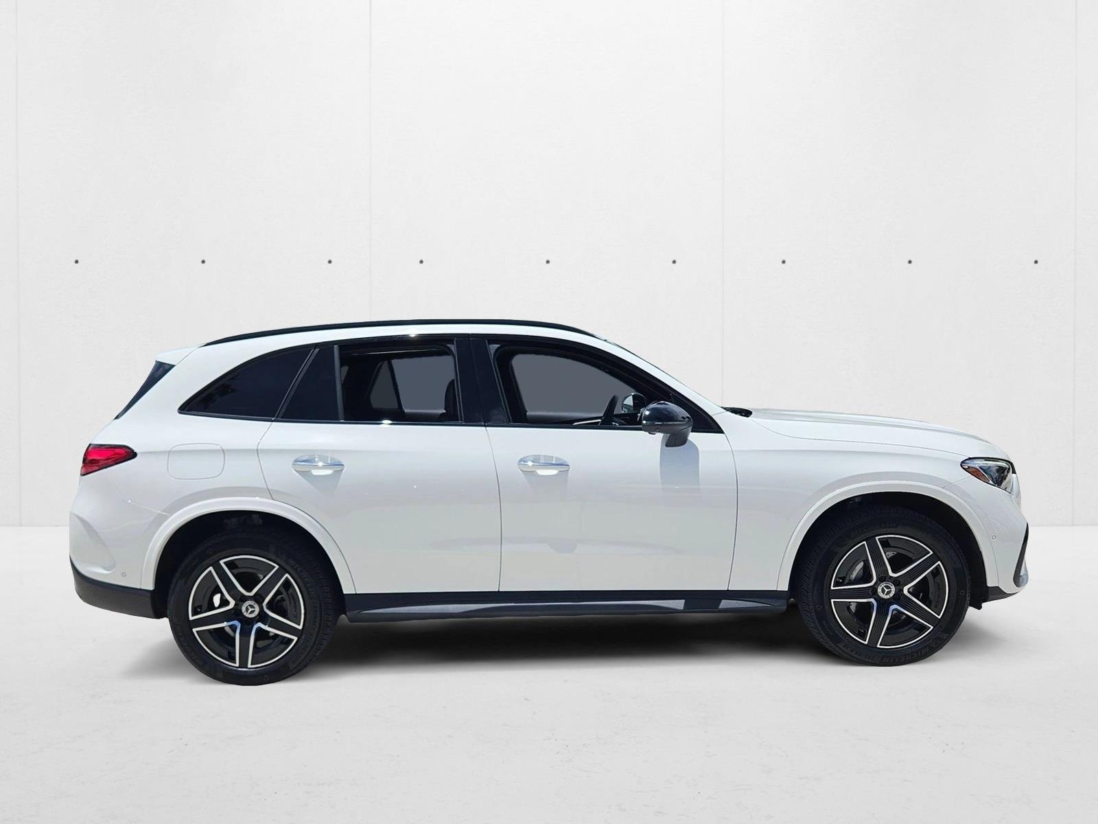 2025 Mercedes Benz GLC 4MATIC photo 4