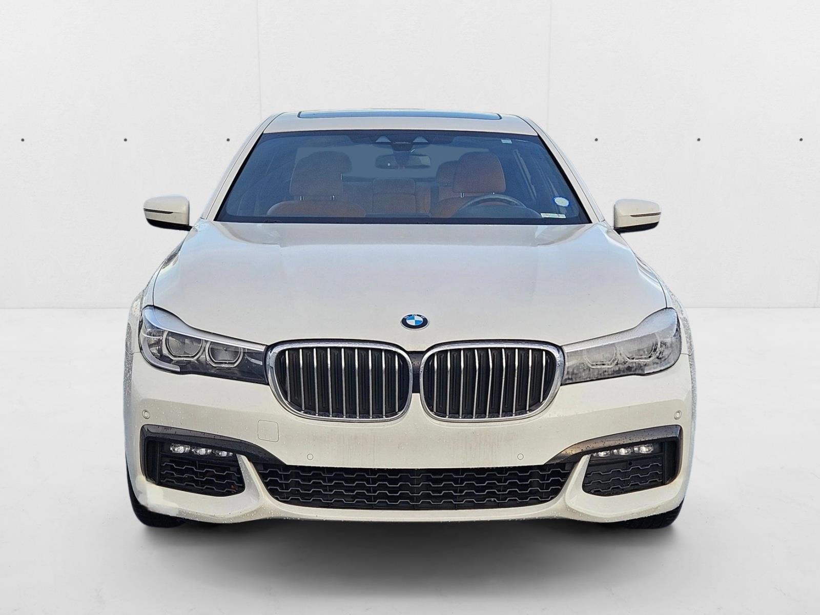 2019 Bmw 740i Sedan photo 2