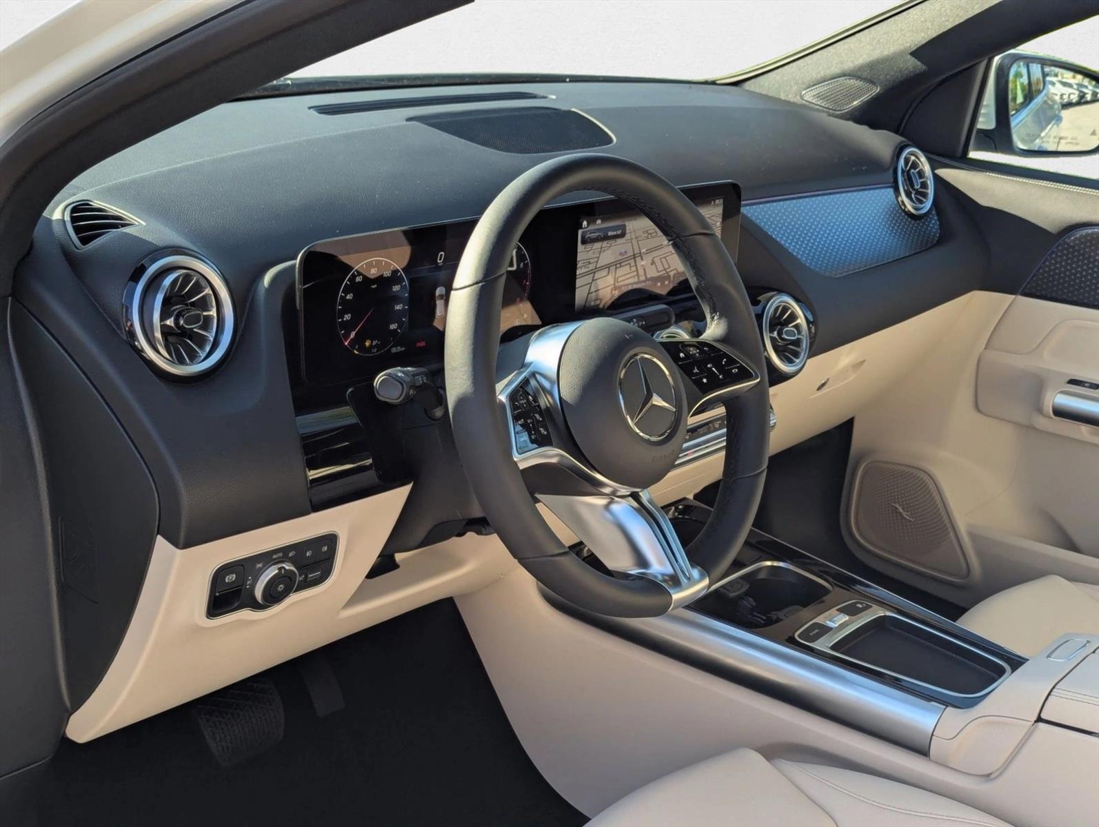 2025 Mercedes Benz GLA 250 photo 3