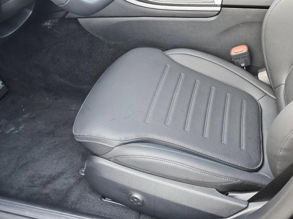 New 2025 Mercedes-Benz C-Class C 300 Sedan Sedan