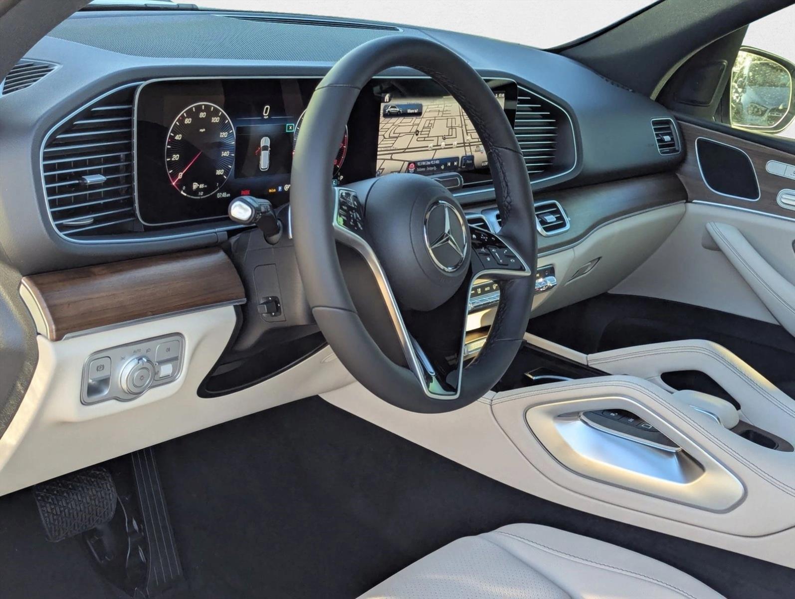 2025 Mercedes Benz GLE 350 4MATIC photo 3