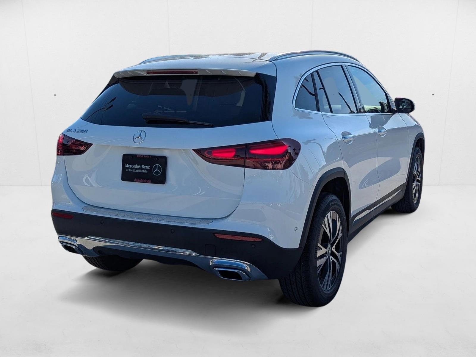2025 Mercedes Benz GLA 250 photo 2