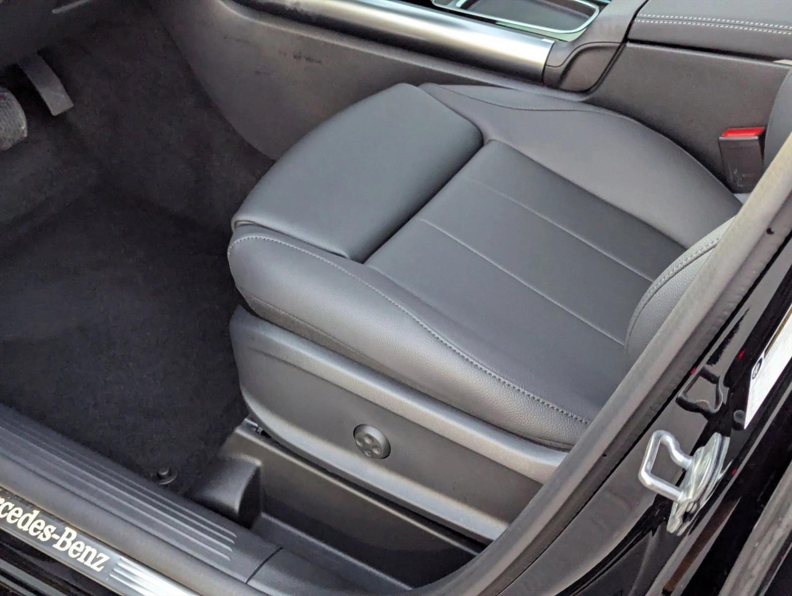 2025 Mercedes Benz GLA 250 photo 4