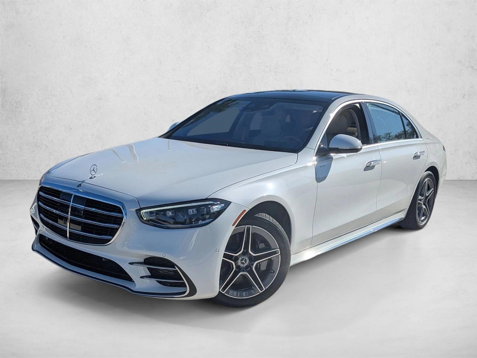 2024 Mercedes-Benz S-Class S 580e's photo