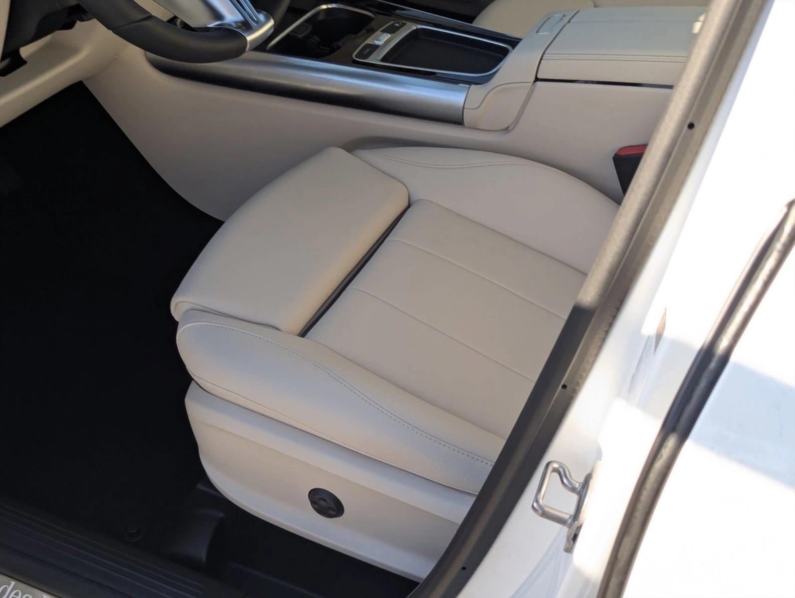 2025 Mercedes Benz GLA 250 photo 4