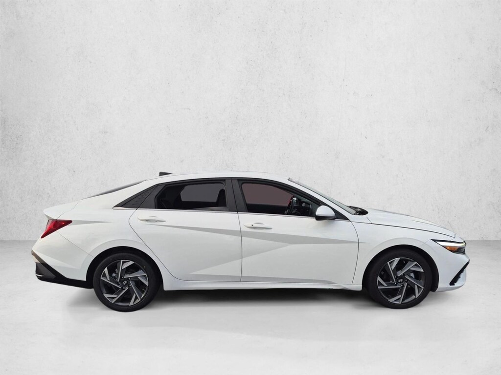 Used 2024 Hyundai Elantra SEL Sedan