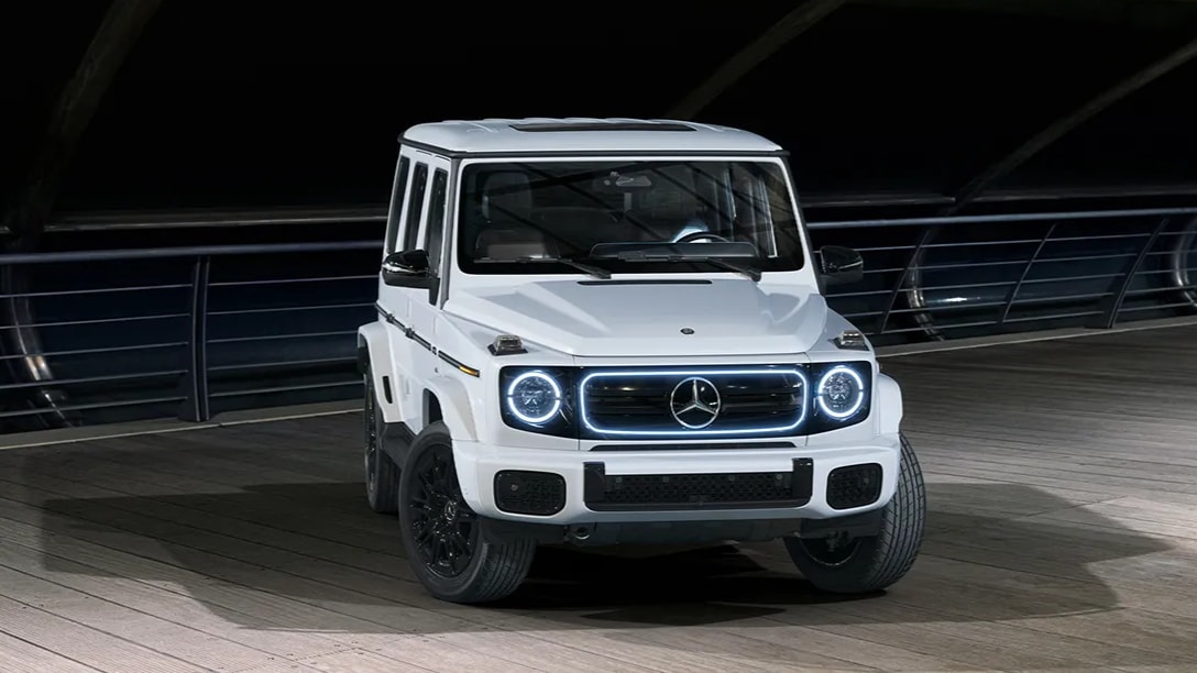 MANUFAKTUR Moonlight White Magno Mercedes-Benz G-Class SUV