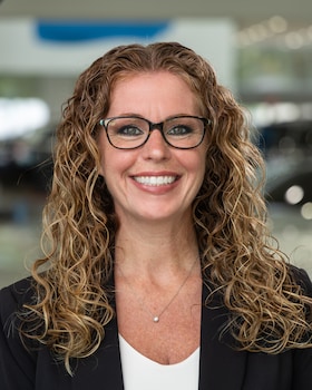 Staff member Leah Oren from ID_6c884b989cde