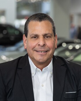 Staff member Eduardo Mancheno from ID_ffb0768389d2