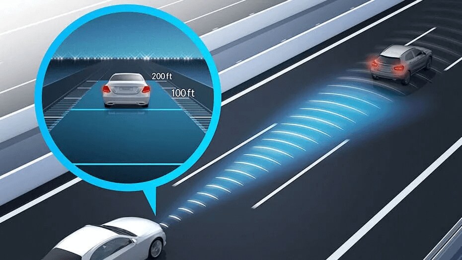 Learn about the Mercedes-Benz S-Class safety feature Mercedes-Benz Active Distance Assist DISTRONIC® Graphic showing the Mercedes-Benz Active Distance Assist DISTRONIC® system
