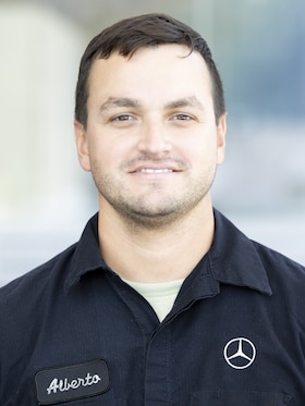 Staff member Alberto Mendez from ID_288f88e78f65