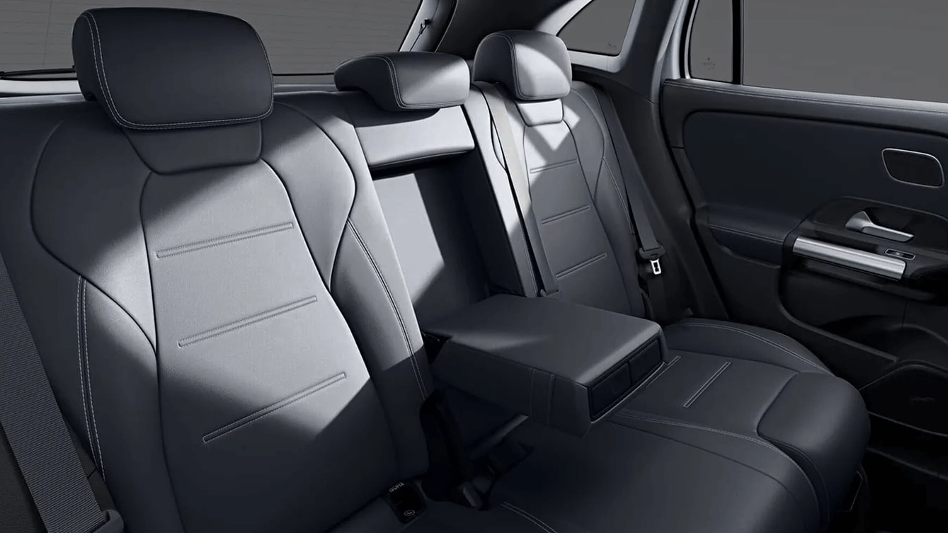 Mercedes-Benz GLA 250 interior cargo area and rear space