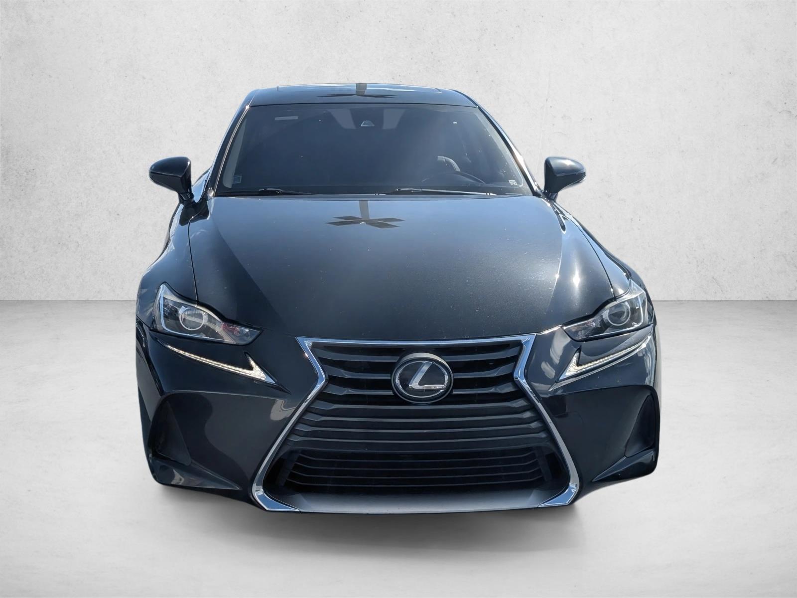 2019 Lexus IS 300 photo 2