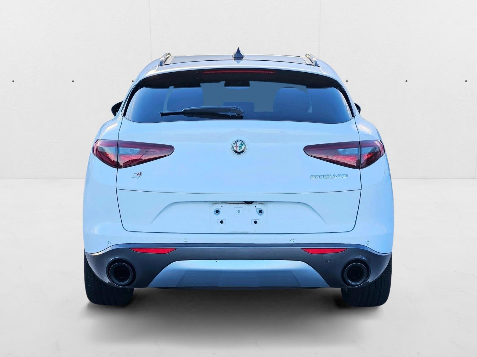 2022 Alfa Romeo Stelvio Ti photo 4