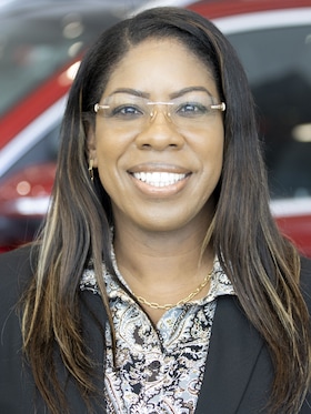Staff member Mary Donnell from ID_17661e23e281