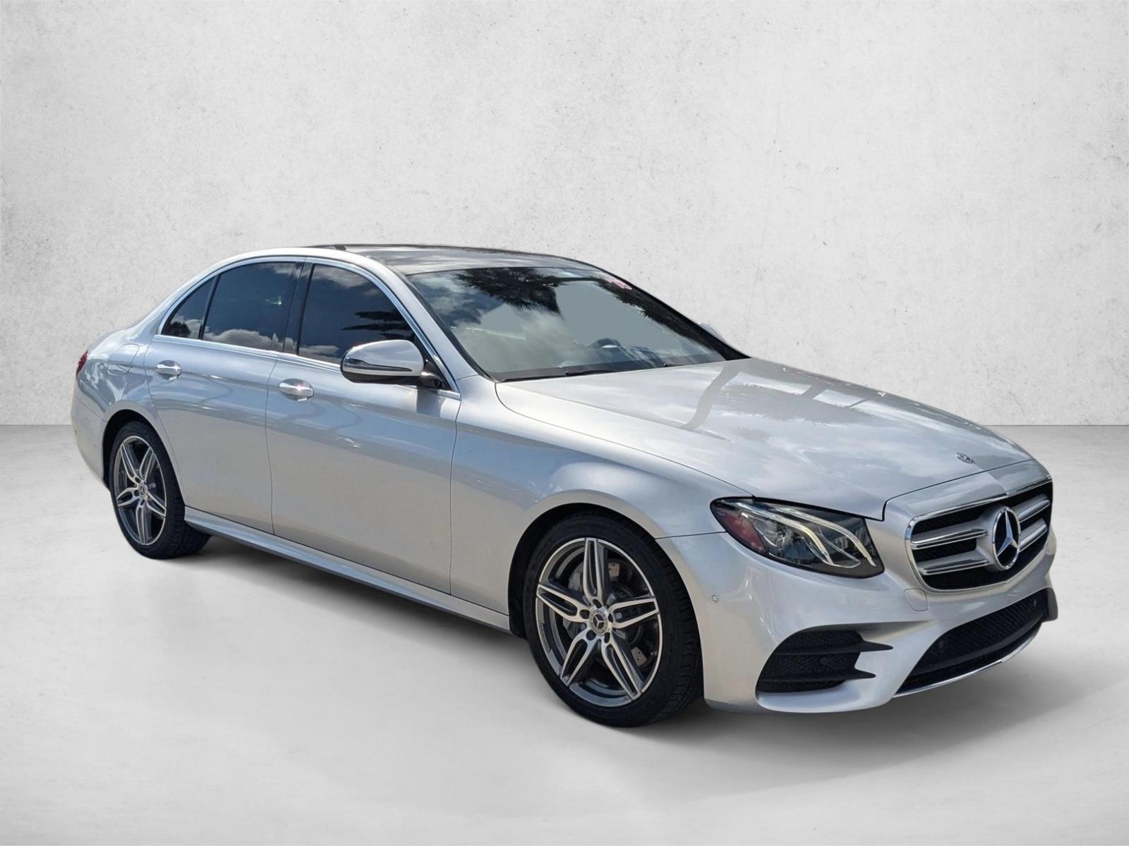 2018 Mercedes Benz E 300 Sedan photo 3