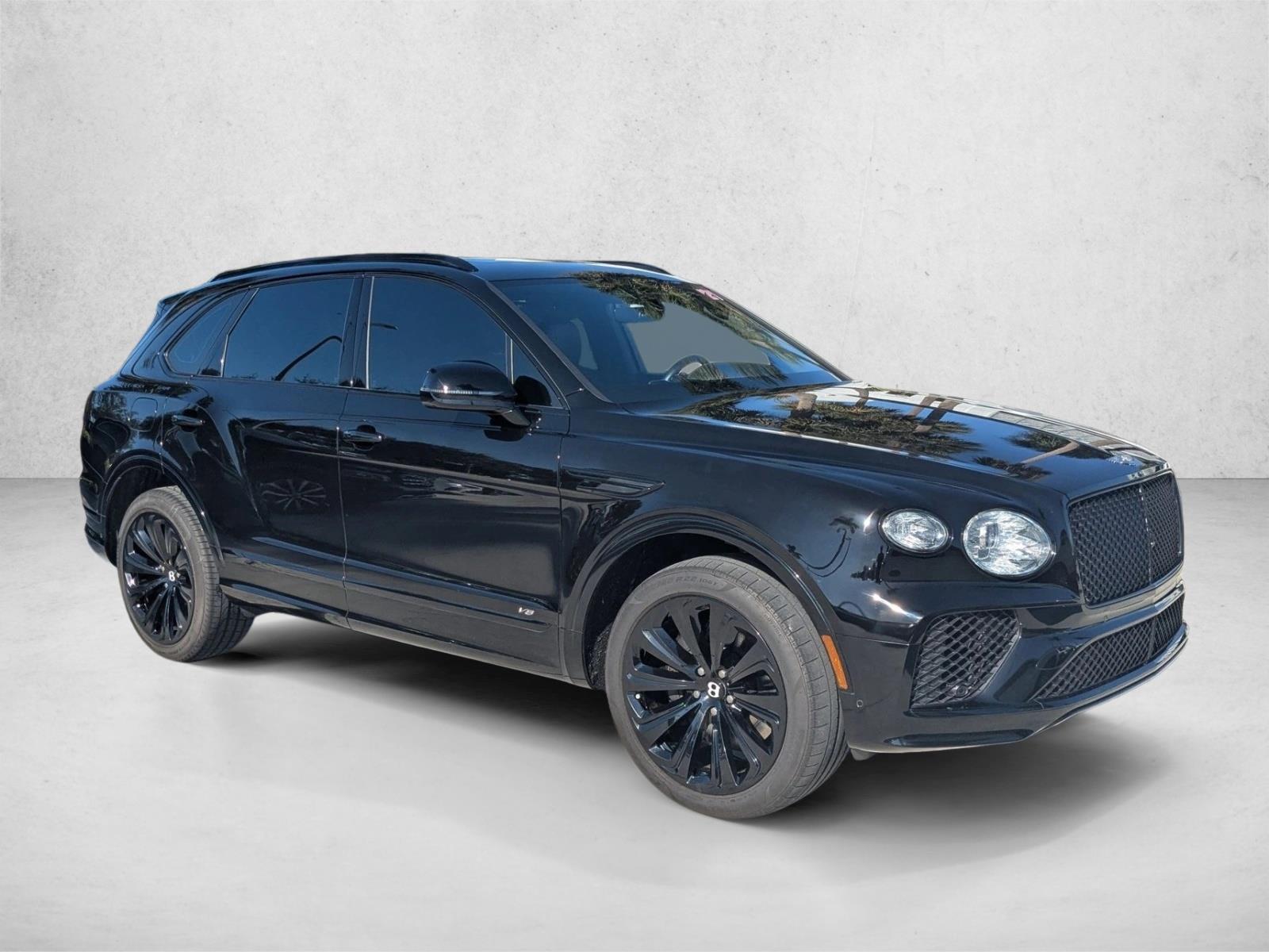 2021 Bentley Bentayga V8 photo 3