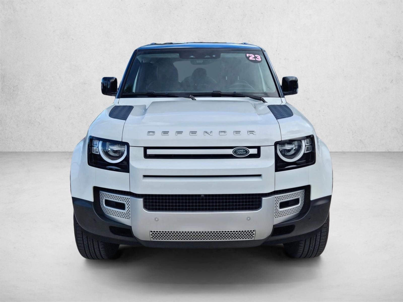 2023 Land Rover Defender 110 S photo 2