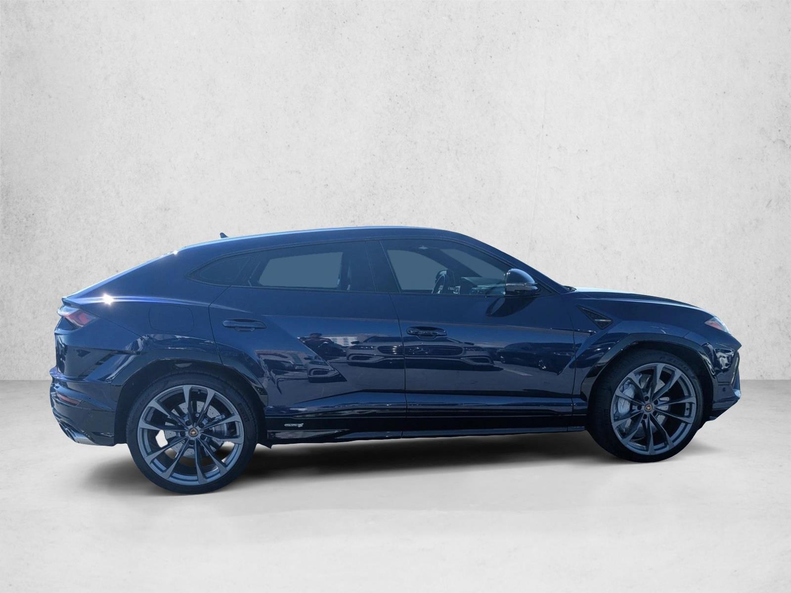 2024 Lamborghini Urus S photo 4