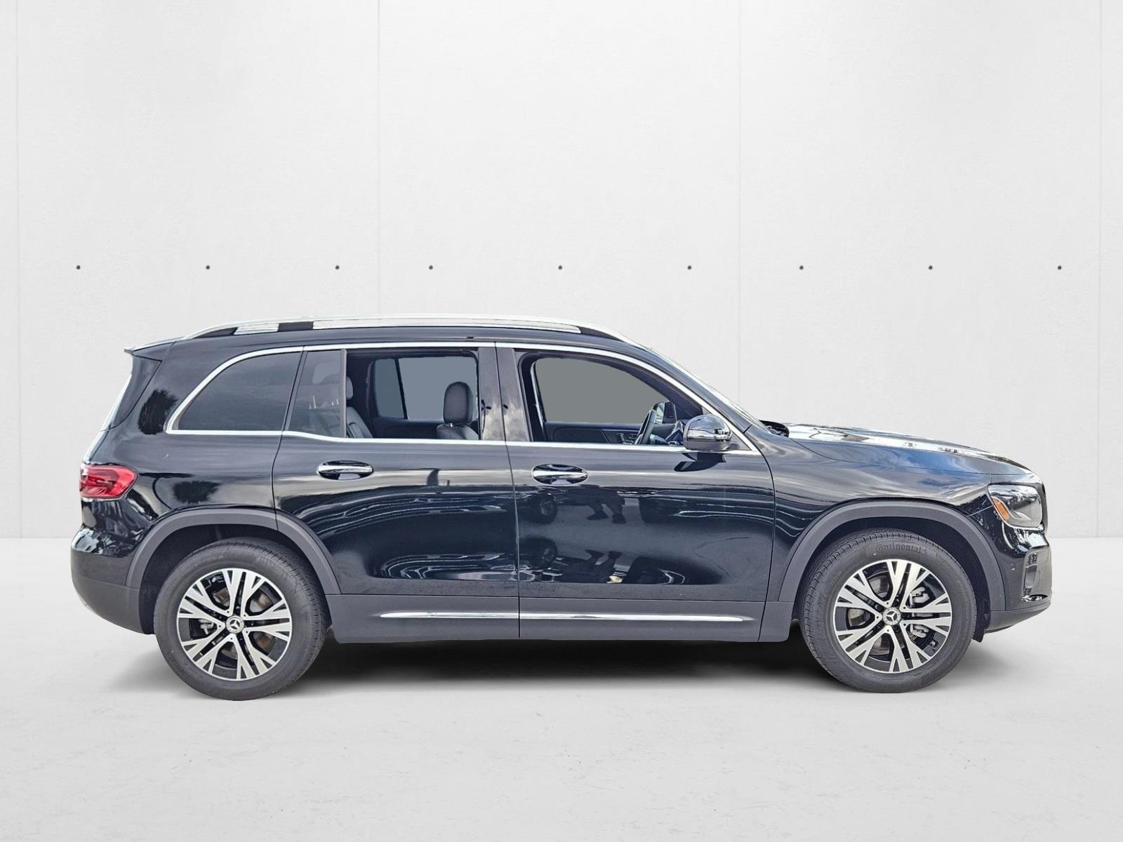 2025 Mercedes Benz GLB 250 photo 2