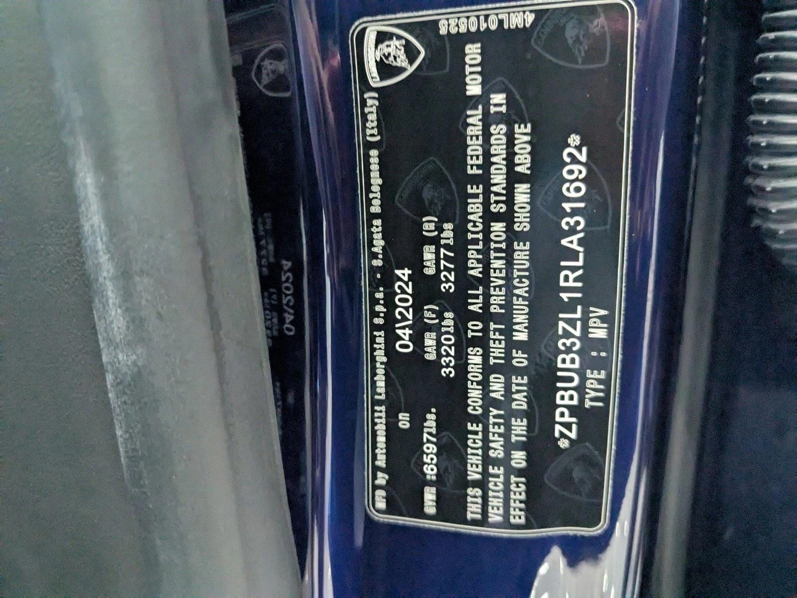 2024 Lamborghini Urus S photo 2