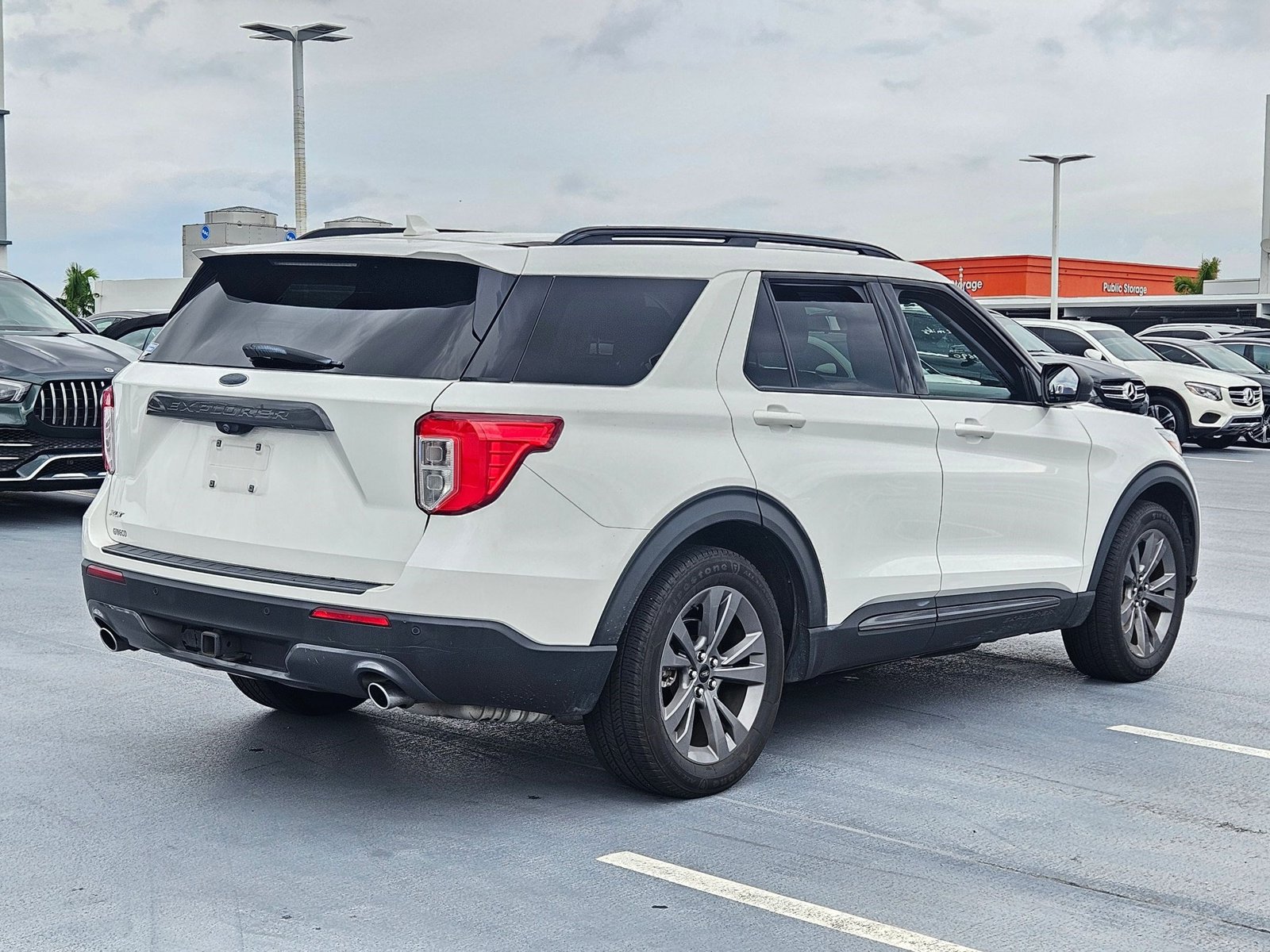 2021 Ford Explorer XLT photo 2