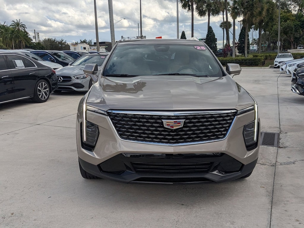 Used 2025 CADILLAC XT4 Premium Luxury SUV