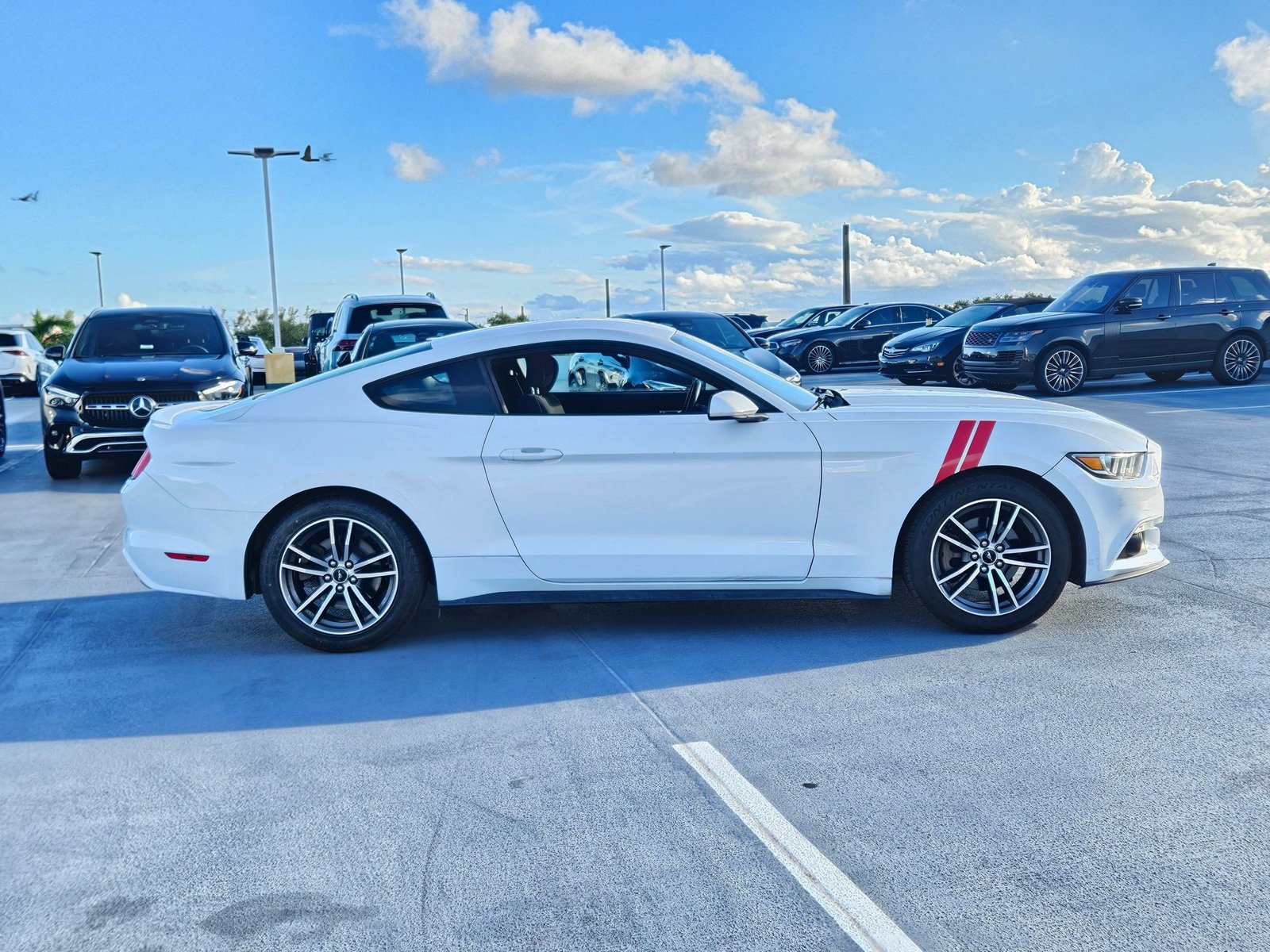 2017 Ford Mustang EcoBoost photo 4