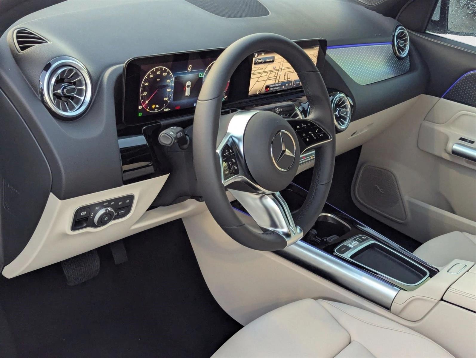 2025 Mercedes Benz GLA 250 photo 3