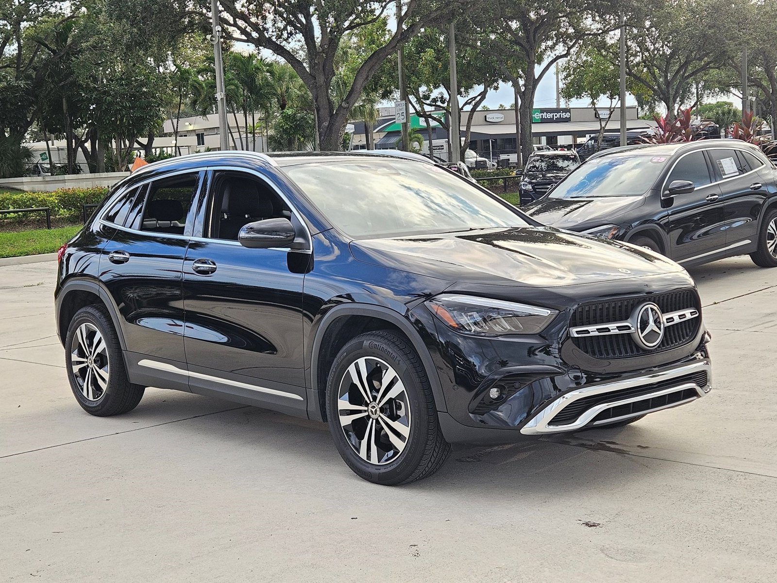 2025 Mercedes Benz GLA 250 photo 2