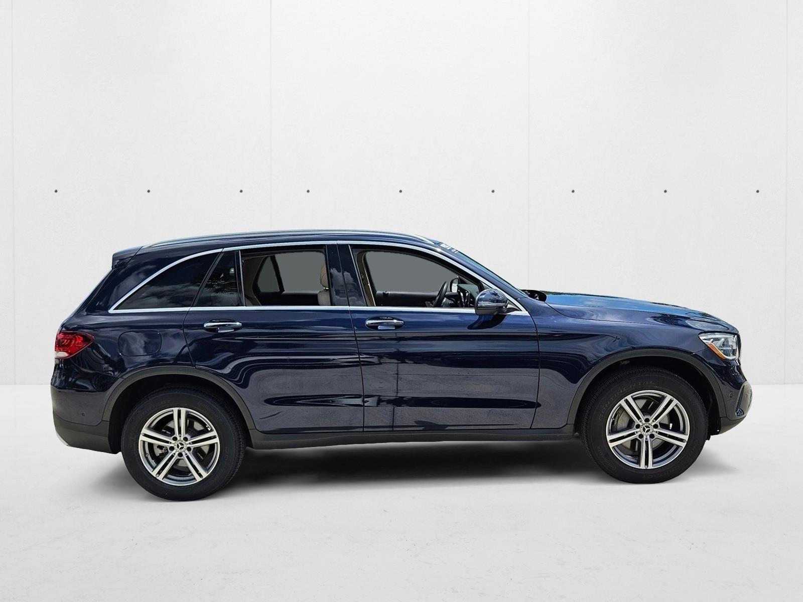 2022 Mercedes Benz GLC 300 photo 4