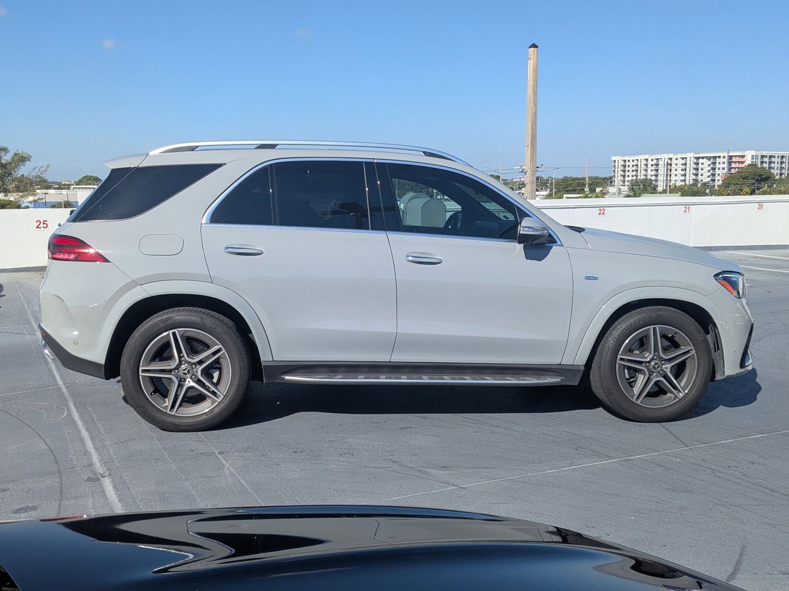 2025 Mercedes Benz GLE 450e 4MATIC photo 4