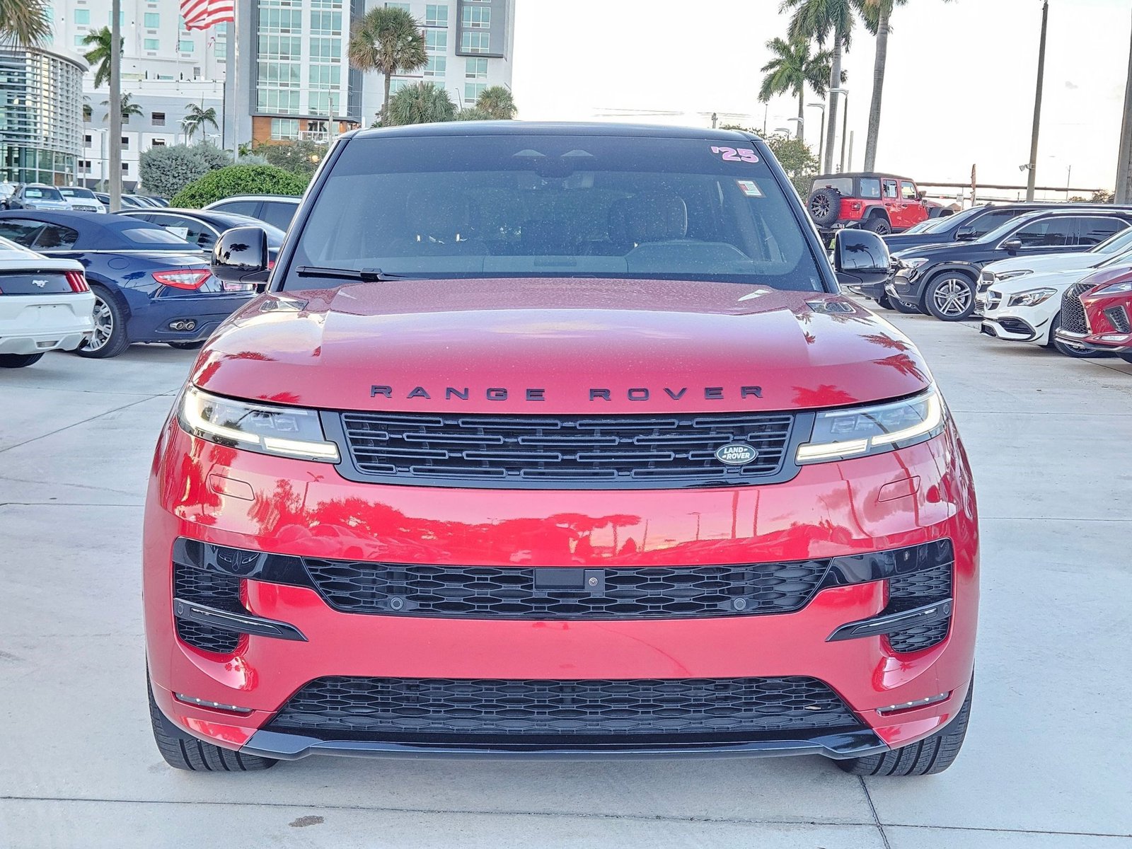 2025 Land Rover Range Rover Sport P530 Dynamic SE photo 2