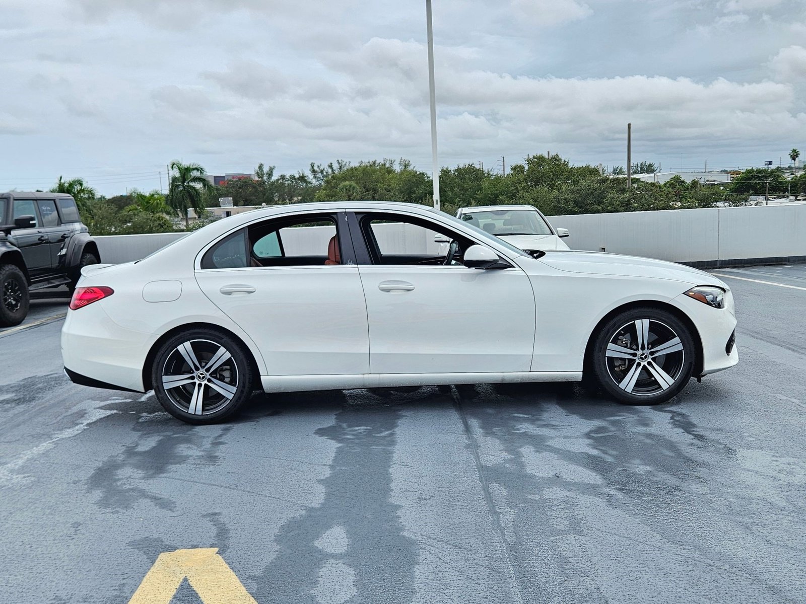 2022 Mercedes Benz C 300 Sedan photo 2