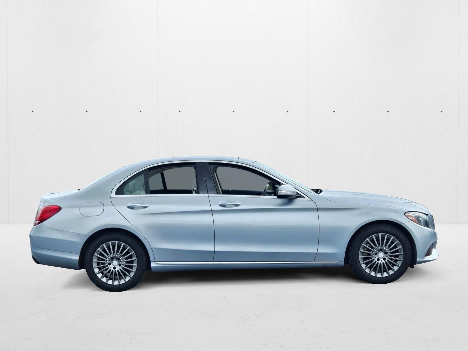 2015 Mercedes Benz C 300 Sedan photo 4